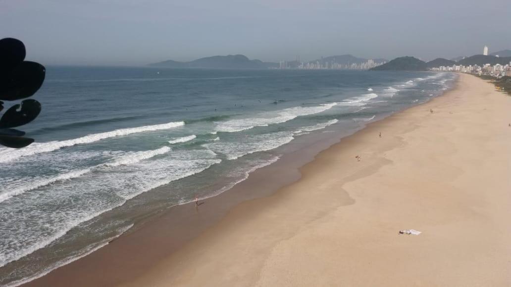 ItajaíPousada Casa Verde - Quartos Individuais - Smart Tv 32 - E Banheiro Privativoアパートメント エクステリア 写真