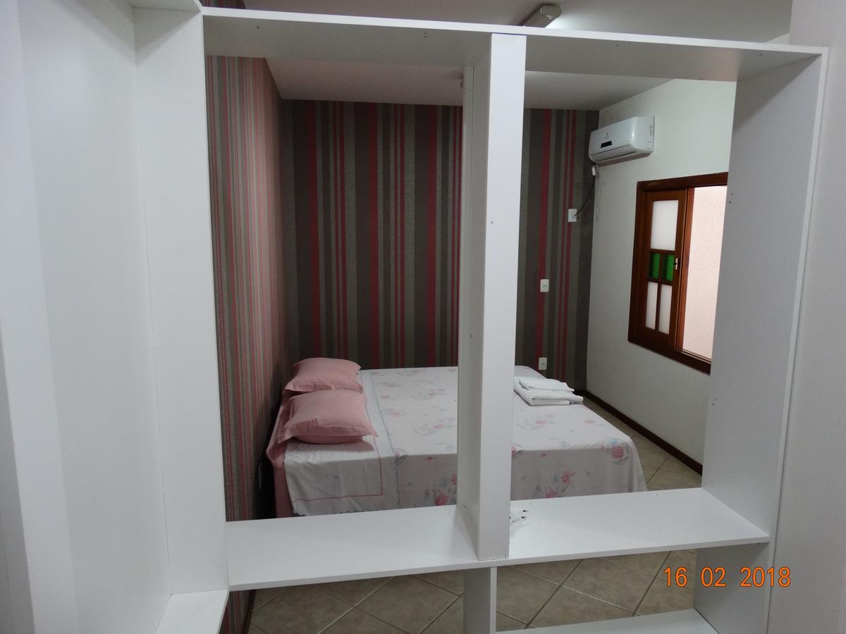 ItajaíPousada Casa Verde - Quartos Individuais - Smart Tv 32 - E Banheiro Privativoアパートメント エクステリア 写真